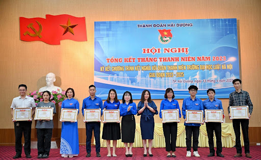 Tổng kết Tháng Thanh niên 2023: Chuyên Nguyễn Trãi bùng nổ với nhiều hoạt động tích cực và những giải thưởng đáng tự hào